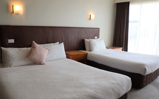 Boulevard Hotel