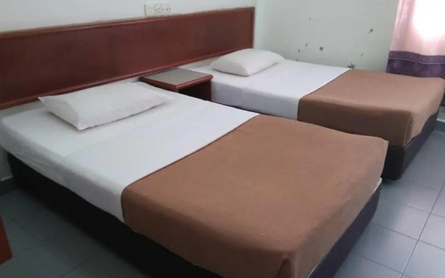 OYO 90739 Dung Fang Hotel
