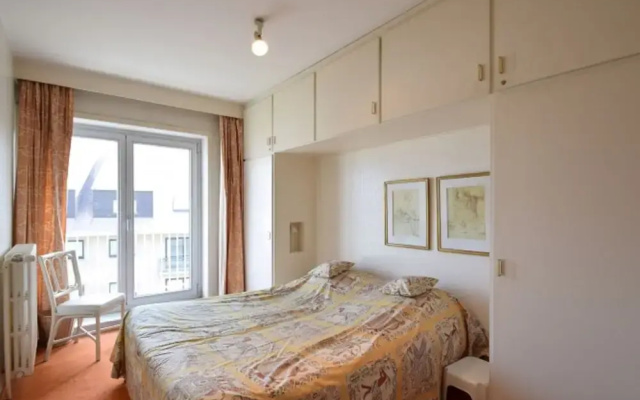Spacious Seafront Retreat