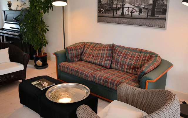 Lovely Holiday Home in Noordwijkerhout near Lake