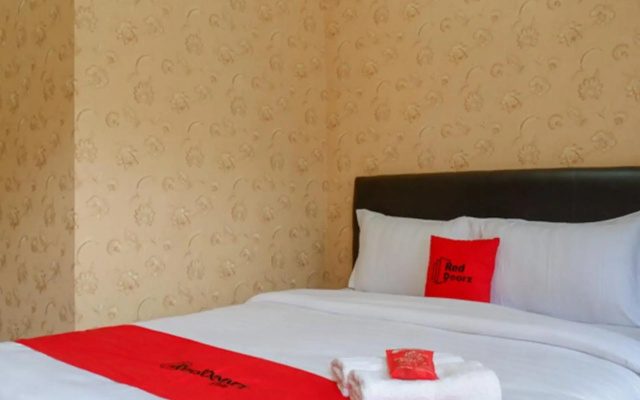 RedDoorz @ Jalan Majapahit Semarang