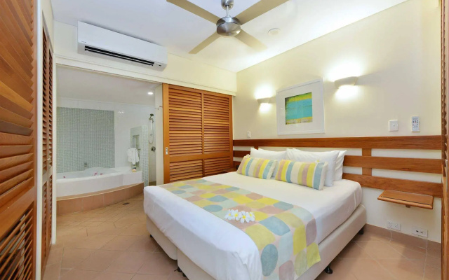 Seascape Holidays - Peninsula Apartments