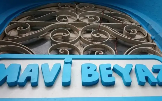Mavi Beyaz Konuk Evi