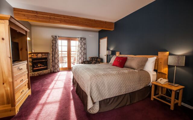 Glacier House Resort