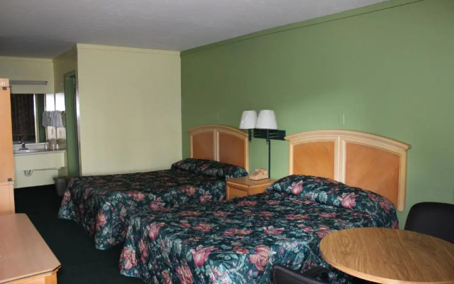 Travelers Inn