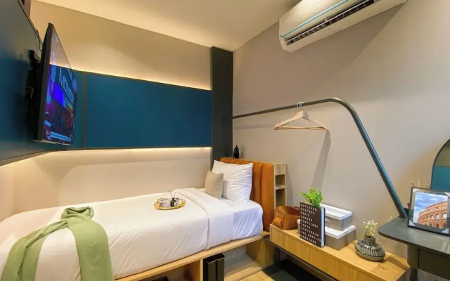 Elegant 2BR Loft Garden Villa at Collins Boulevard Apartment