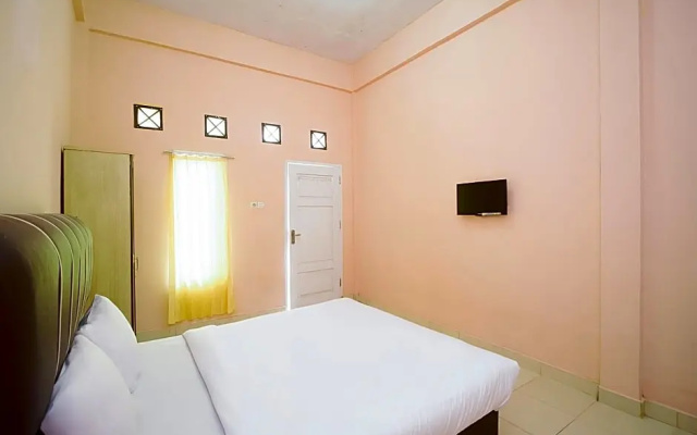 OYO Life 2888 Nayni Kost
