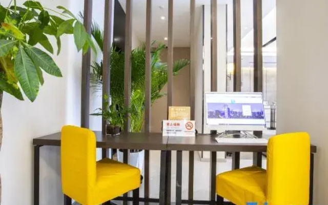 Homeinnplus Hotel (Xi'an City Wall Andingmen Subway Station Branch)
