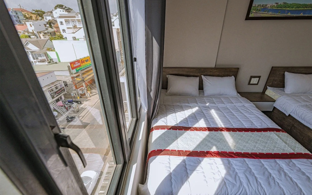 Phan Thong Vang Hotel