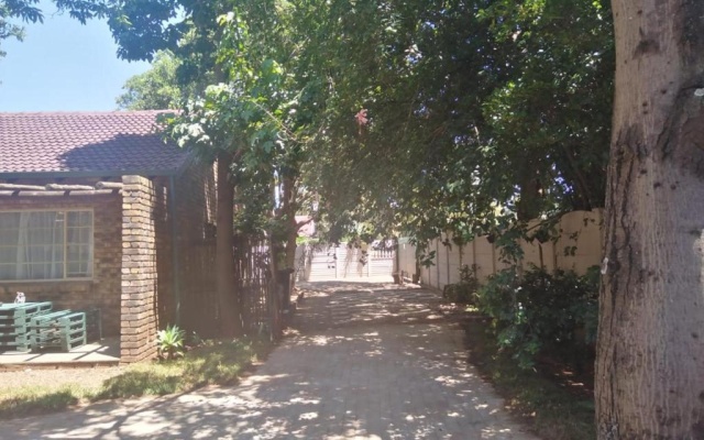 8 Soenie Avenue Self Catering