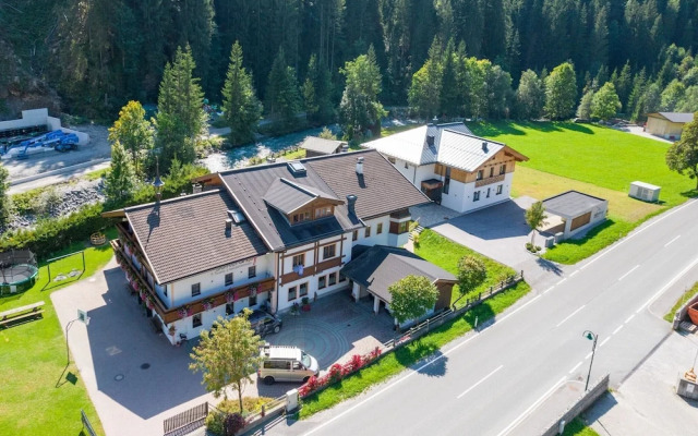 Chalet in Saalbach Near Ski Lift