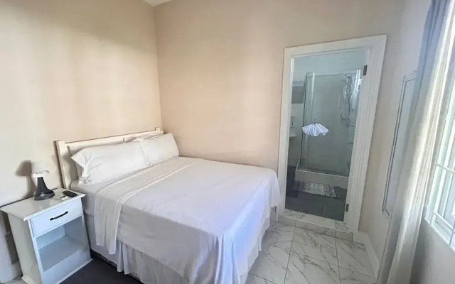 5 Bed Villa Sleeps 14 - Private Pool