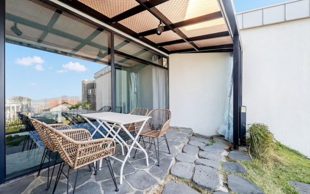 Gyeongju Heybreeze Pool Villa