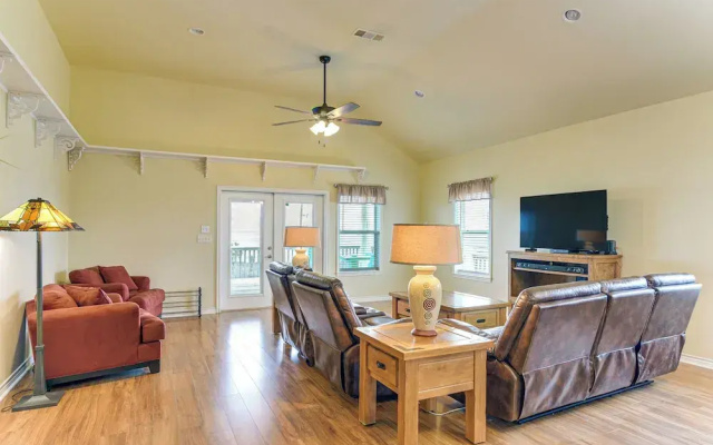 Walk to Beach! Bayfront Coastal Gem in Gilchrist