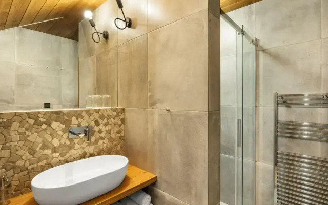 Spacious Villa With Good Ambience