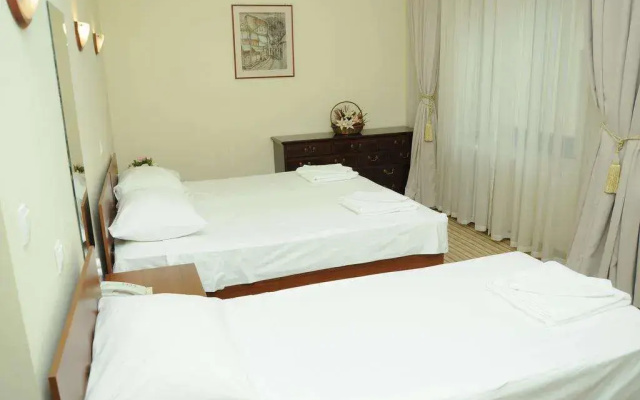 Epinal Hotel Shirok Sokak