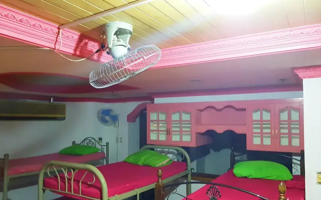 Pink Manila Hostel