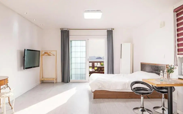 Yeosu Arens Pension