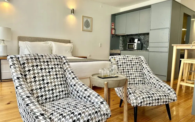 Cozy Porto Studio With Balcony