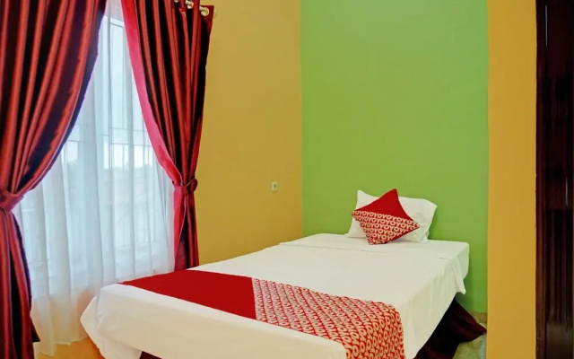 OYO 92293  Pahala Syariah Residence