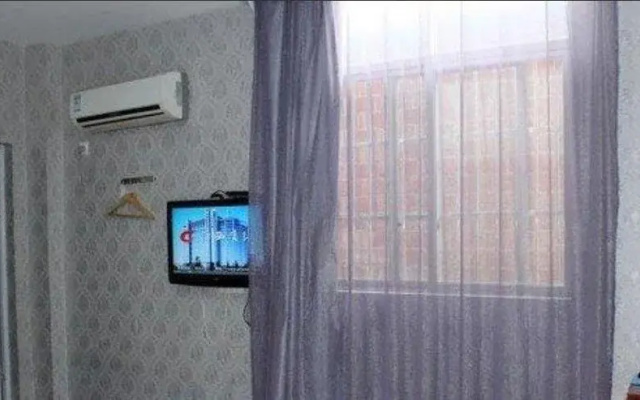 Jiujiang Huangguan Holiday Inn
