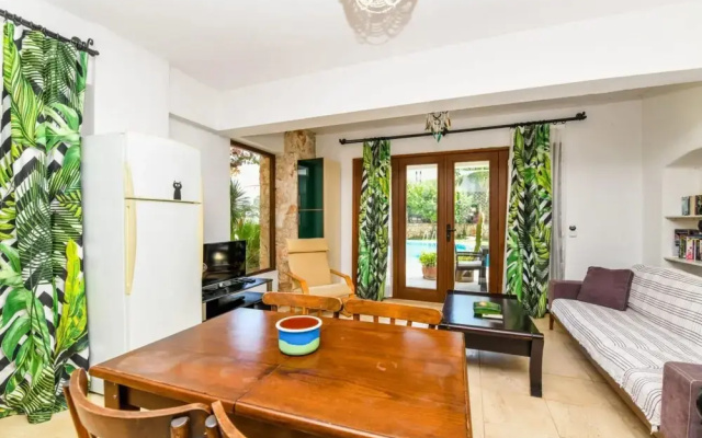 Duplex House With Shared Pool Near Beach in Kalkan