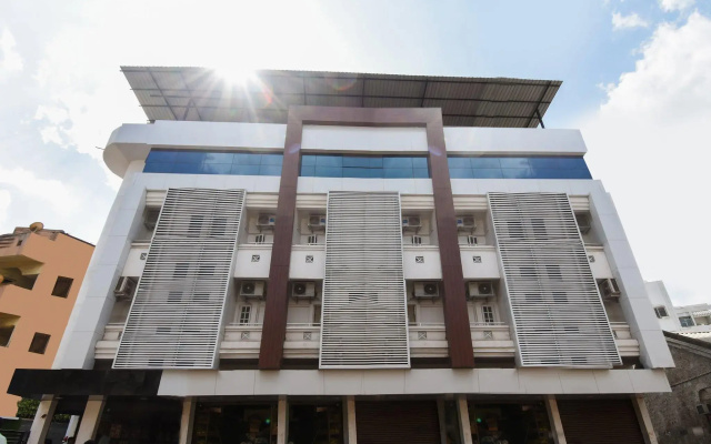 OYO 45335 Hotel Ratan Deluxe