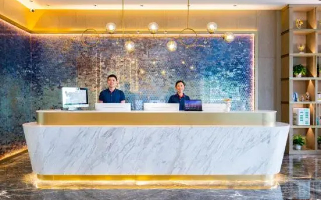 Blueprint Cloud Hotel (Shenzhen Longcheng Plaza subway station store)