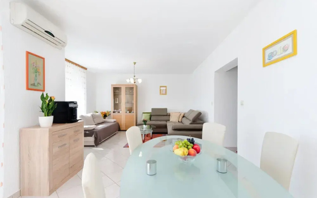 Apartments Maravera