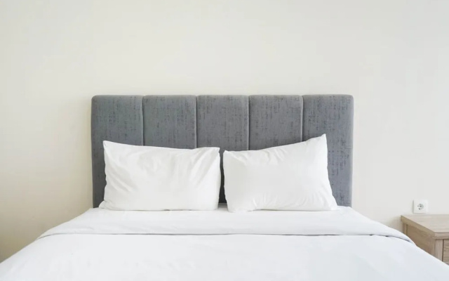 Minimalist and Homey Studio Menteng Park Apartment