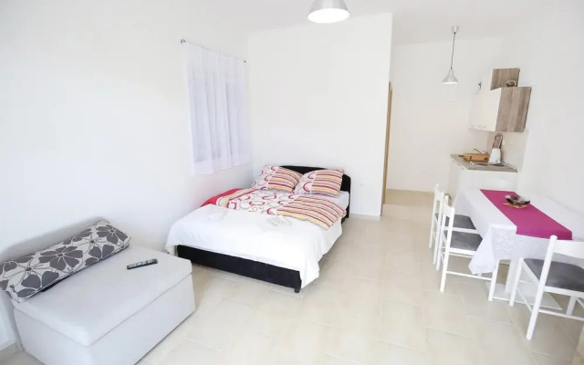 Nice Apartment in Sukosan With Wifi