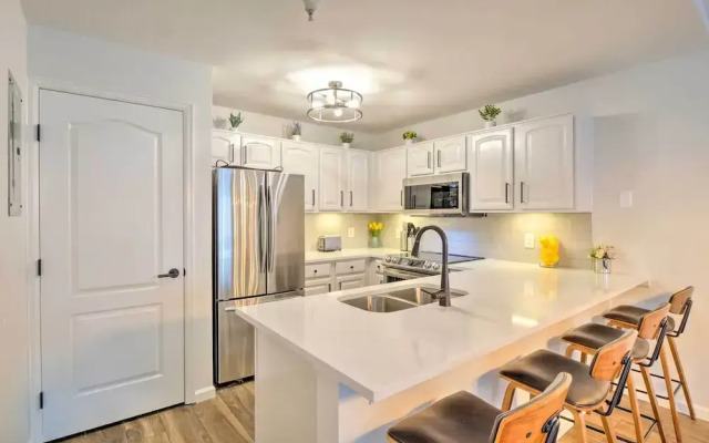 Balcony & Hot Tub Access: Modern Breck Escape!
