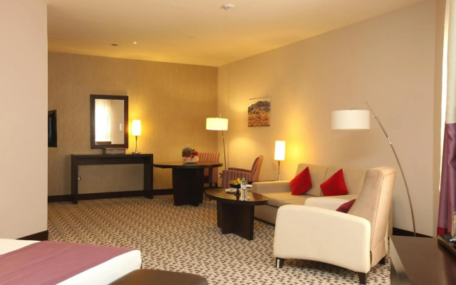 Golden Tulip Hail