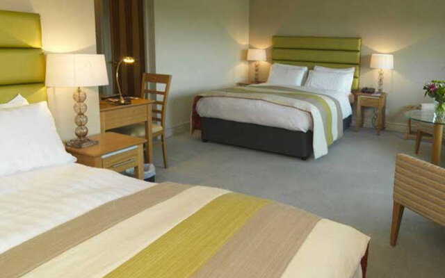 Hellidon Lakes Golf & Spa Hotel in Daventry, United Kingdom from 127$, photos, reviews - zenhotels.com guestroom