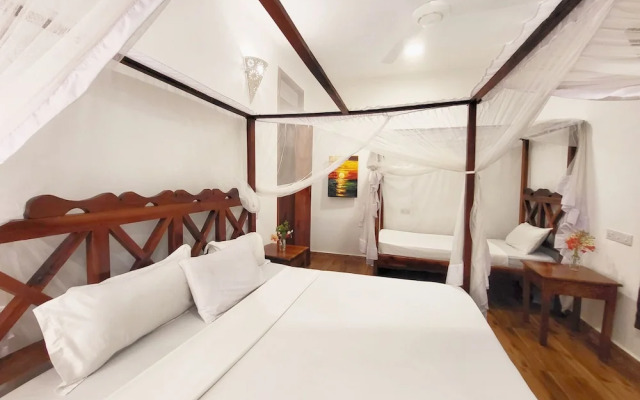 Mimi na Wewe Bungalows Hotel