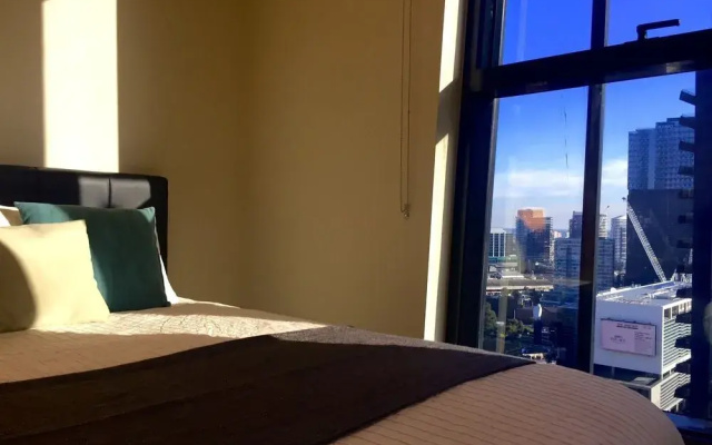 Sunshine Suites Apartment On Collins