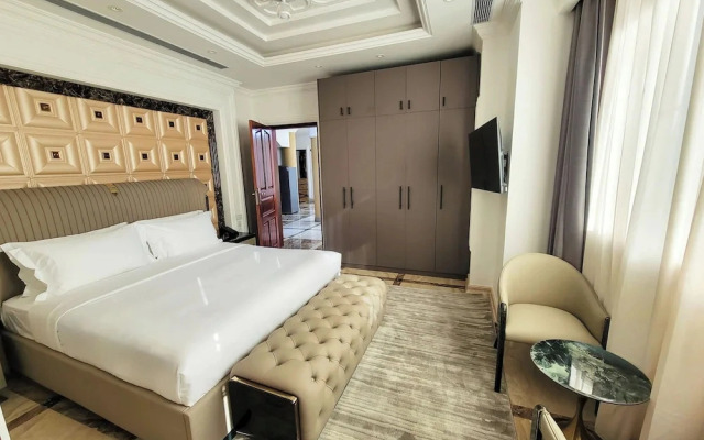 Fountain Palace Hotel & Suites