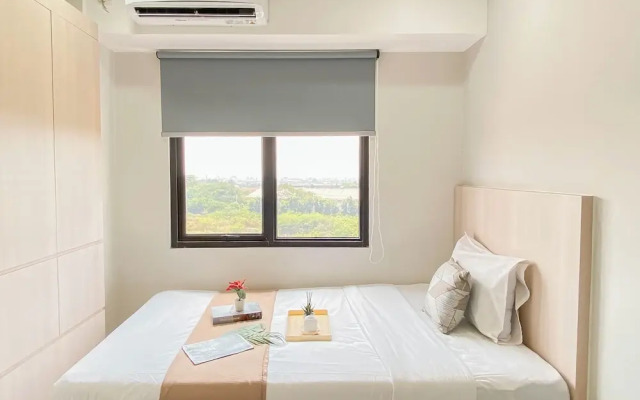 White Accent Studio At Apartment Meikarta Near Paramadina University