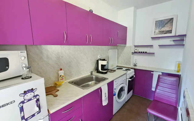 Roxy Apartment