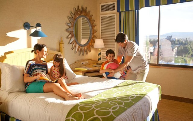 Disney's Paradise Pier Hotel-On Disneyland® Resort Property 2