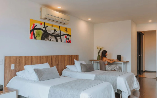 Travelers Orange Suites