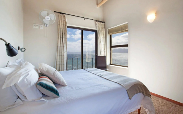 Whale Huys Luxury Ocean Holiday Villa