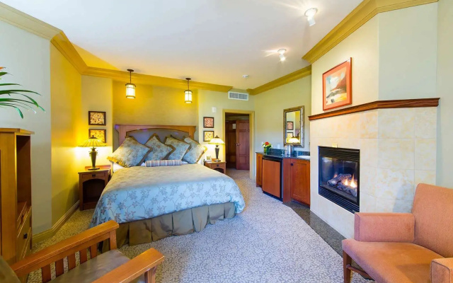 Avila Village Inn