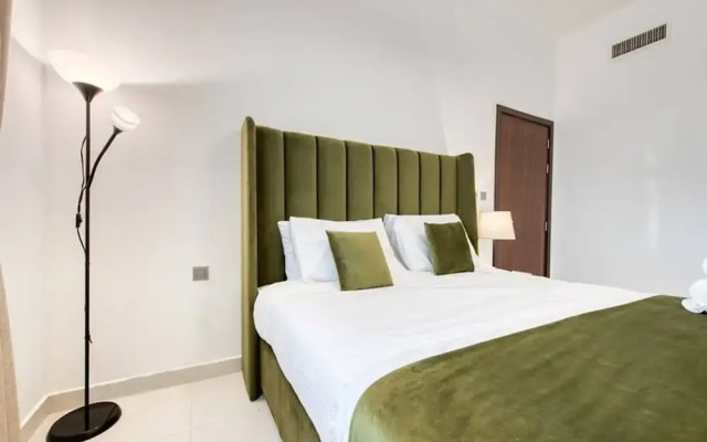Dezire Beautiful Spacious Brand New With Balcony