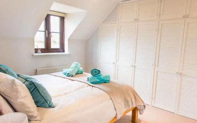 Host Stay Laylands Yard