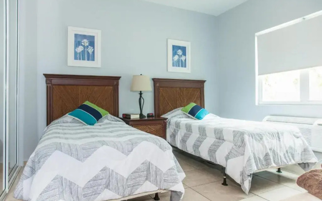 Ocean Terrace 202 - a block from Sandy Beach