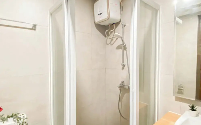 Simple Compact Studio At Apartment Pollux Chadstone