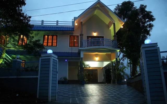 4 Bedroom Villa With Balcony Mountain View