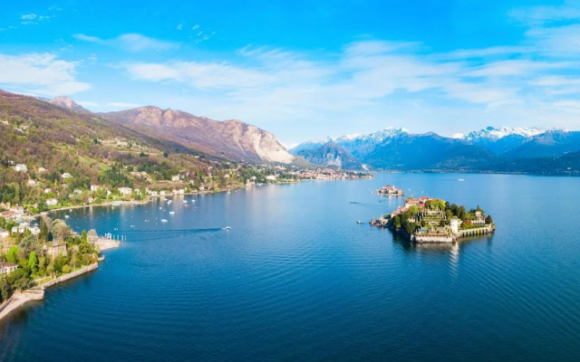 Petalo Bianco 100m From Lake