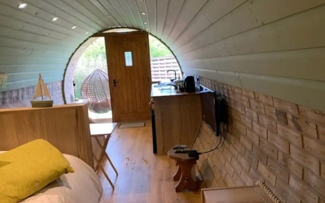 Cosy Escape Heated Luxury pod and hot tub
